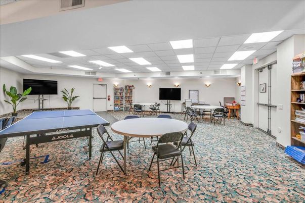 Game Room, Interior