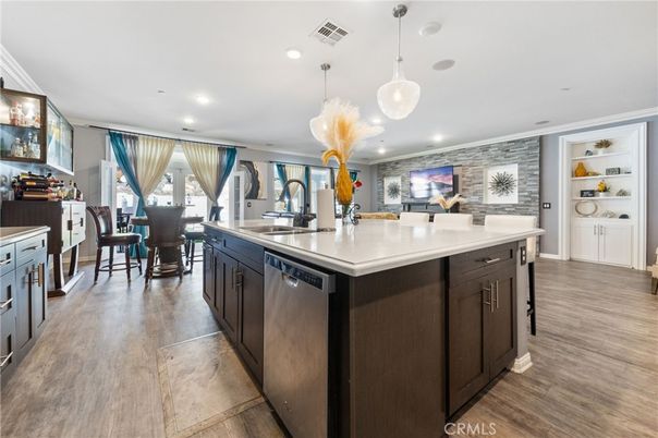 Dining room, Interior, Kitchen, Pendant Lights, Recessed Lighting, Wood Texture Flooring