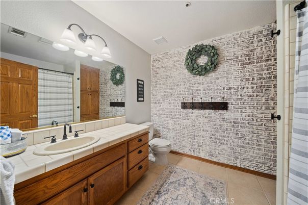 Bathroom, Interior, Tile Countertops
