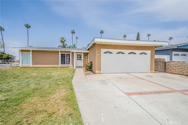 Attached, Backyard, Exterior, Facade, Ranch