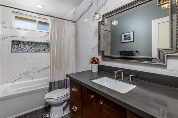 Bathroom, Interior, Marble Walls, Pendant Lights, Recessed Lighting
