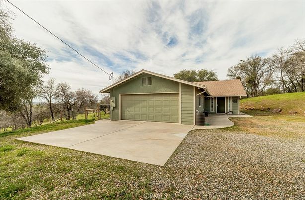 Backyard, Detached Garage, Exterior