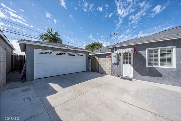Detached Garage, Exterior