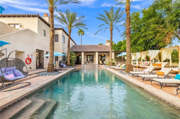 Exterior, Pool