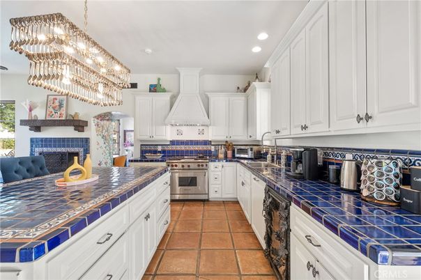Chandelier, Interior, Kitchen, Recessed Lighting, Tile Countertops