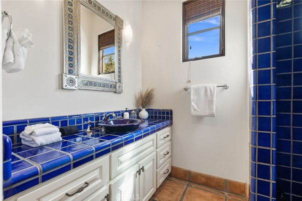 Bathroom, Interior, Tile Countertops