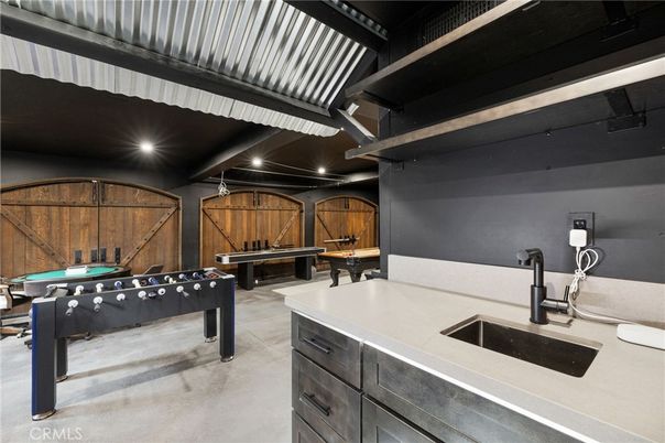 Billiard Table, Game Room, Interior