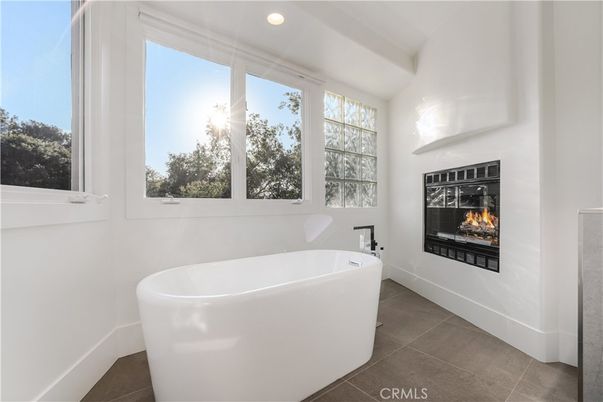 Bathroom, Fireplace, Free Standing Baths, Interior, Recessed Lighting