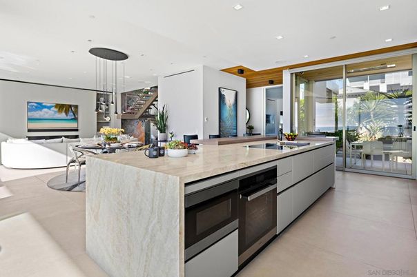 Dining room, Interior, Kitchen, Pendant Lights, Recessed Lighting, Stainless Steel Appliances