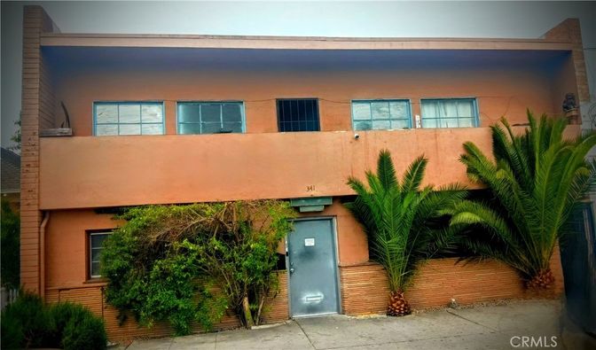 Exterior, Facade, Modern