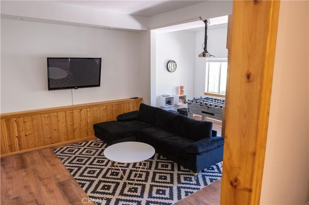 Interior, Living room, Pendant Lights, Wood Texture Flooring
