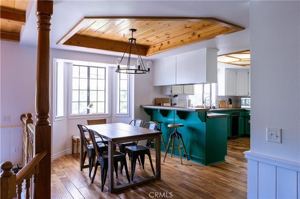 Dining room, Interior, Kitchen, Pendant Lights, Wooden Beams, Wooden Ceilings, Wood Texture Flooring