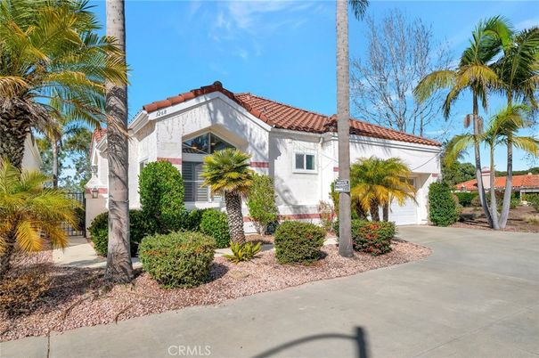 Attached, Exterior, Facade, Spanish Mediterranean
