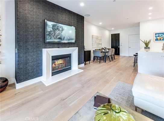 Dining room, Fireplace, Interior, Recessed Lighting, Wood Texture Flooring