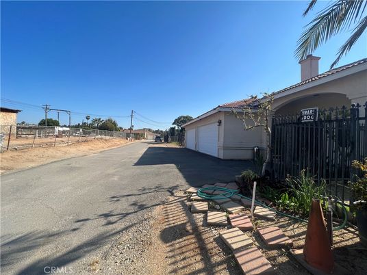 Detached Garage, Exterior
