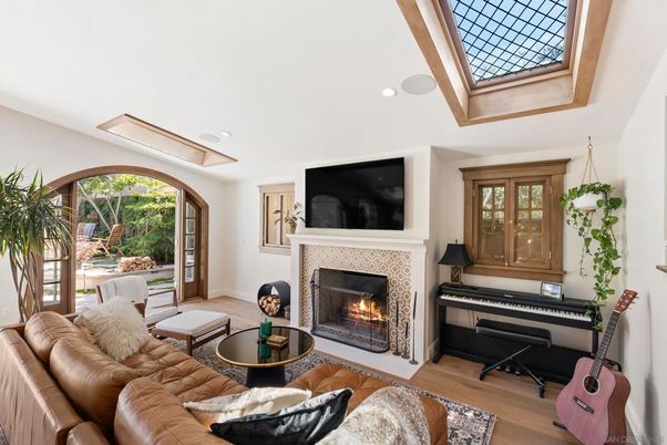 Fireplace, Interior, Living room, Piano, Recessed Lighting, Wood Texture Flooring