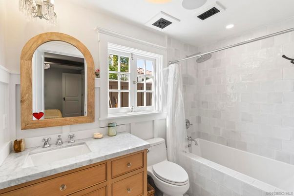 Bathroom, Interior, Recessed Lighting