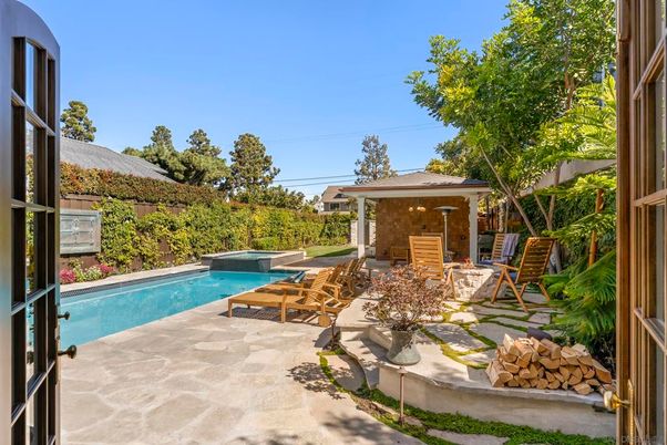 Exterior, Pool