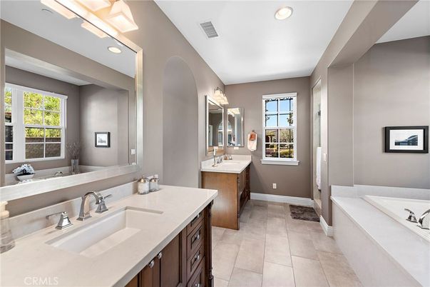 Bathroom, Dual Sink Vanities, Interior, Recessed Lighting