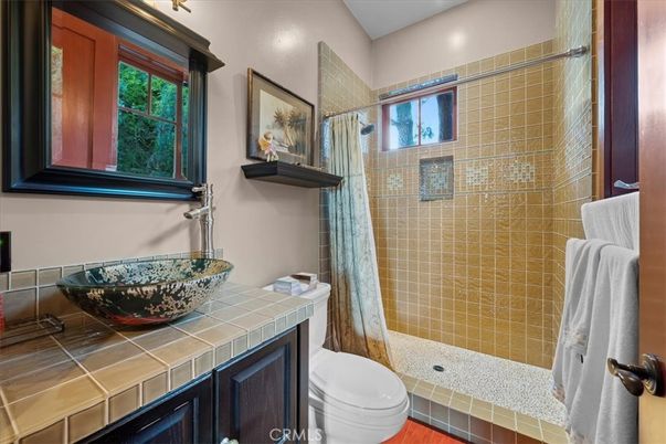 Bathroom, Interior, Recessed Lighting, Tile Countertops