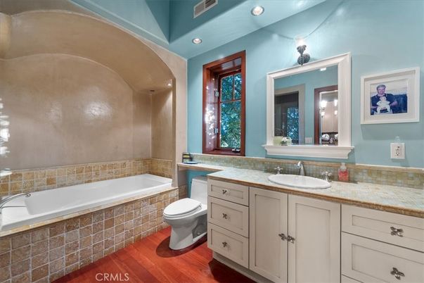 Bathroom, Interior, Recessed Lighting, Wood Texture Flooring