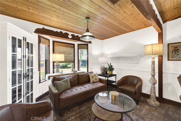 Interior, Living room, Pendant Lights, Wooden Ceilings