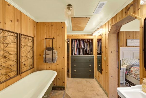Bathroom, Free Standing Baths, Interior, Walk-in Closets, Wooden Walls