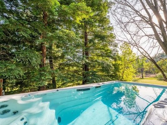 Exterior, Hot Tub, Pool