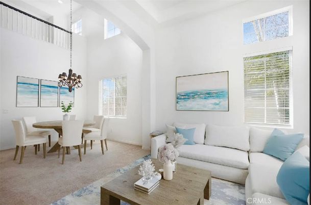 Chandelier, Dining room, Interior, Living room, Pendant Lights, Water