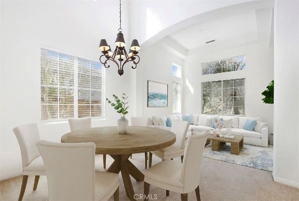 Chandelier, Dining room, Interior, Living room