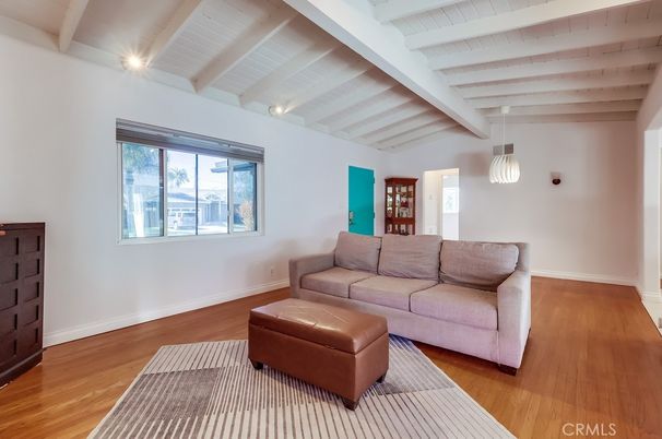 Interior, Living room, Pendant Lights, Wood Texture Flooring