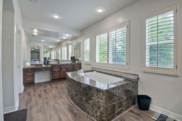 Bathroom, Interior, Recessed Lighting, Wood Texture Flooring