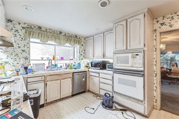 Interior, Kitchen, Recessed Lighting, Tile Countertops