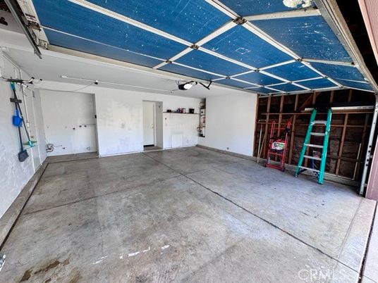 Garage, Interior