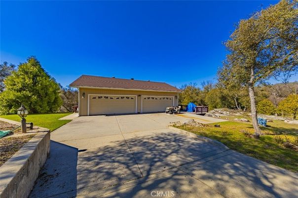 Detached Garage, Exterior