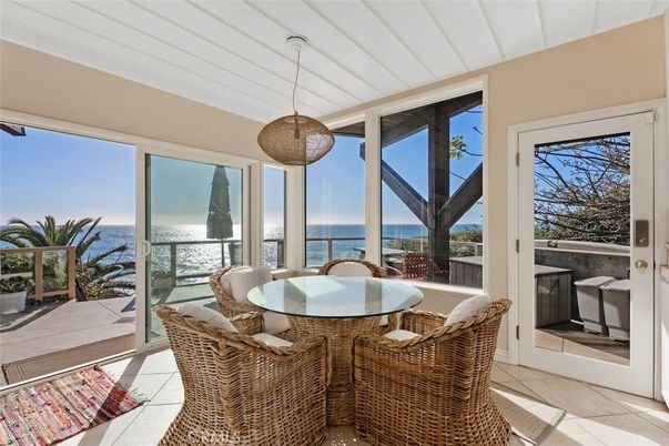 Dining room, Interior, Pendant Lights, Sun Room, Water