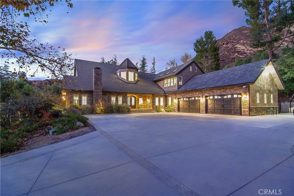 Attached, Exterior, Facade, Brick Facade, Cape Cod
