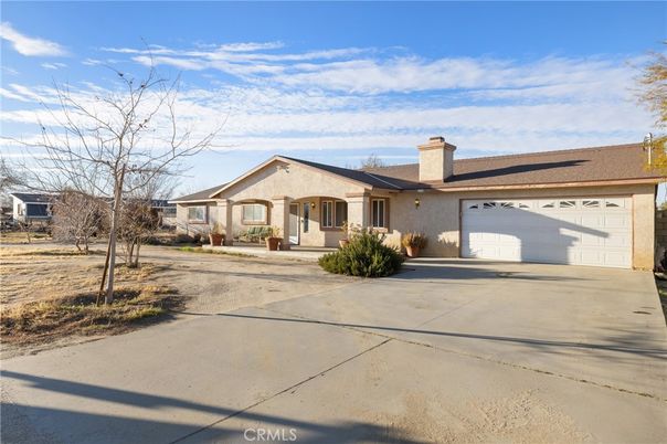 Attached, Exterior, Facade, Ranch