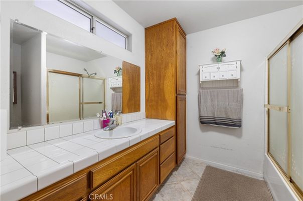 Bathroom, Interior, Tile Countertops