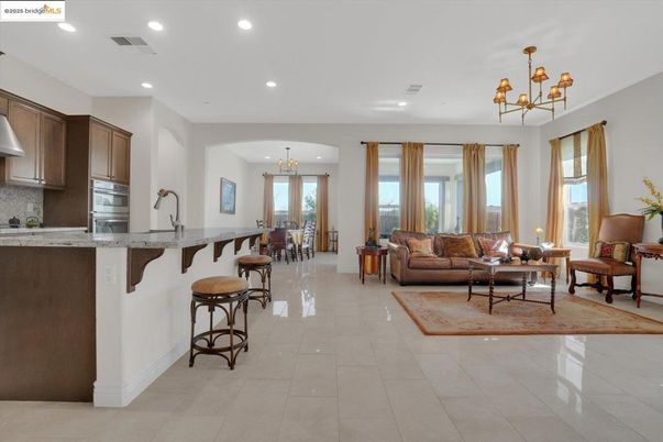 Chandelier, Interior, Kitchen, Living room, Pendant Lights, Recessed Lighting, Stainless Steel Appliances