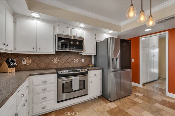 Interior, Kitchen, Pendant Lights, Recessed Lighting, Stainless Steel Appliances