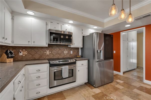 Interior, Kitchen, Pendant Lights, Recessed Lighting, Stainless Steel Appliances
