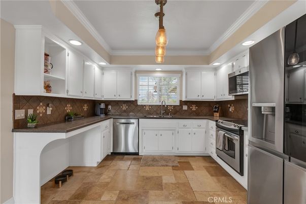 Interior, Kitchen, Pendant Lights, Recessed Lighting, Stainless Steel Appliances