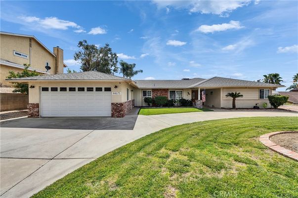 Attached, Exterior, Facade, Brick Facade, Ranch