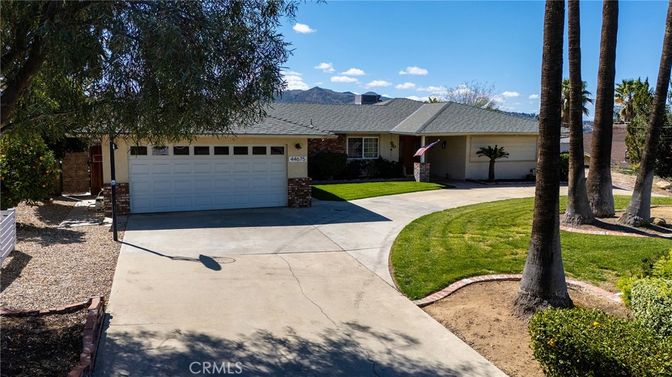 Attached, Exterior, Facade, Ranch