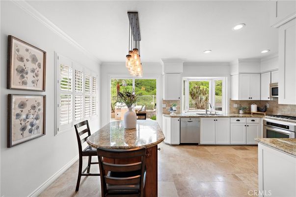 Dining room, Interior, Kitchen, Pendant Lights, Recessed Lighting, Stainless Steel Appliances