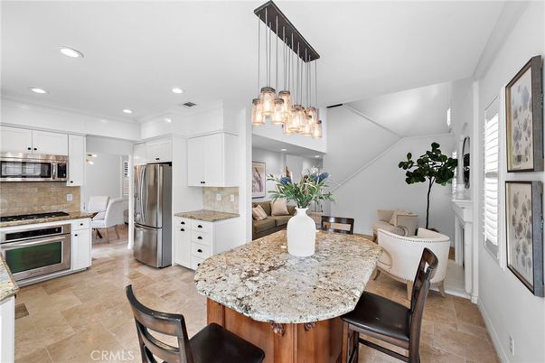 Dining room, Interior, Kitchen, Pendant Lights, Recessed Lighting, Stainless Steel Appliances