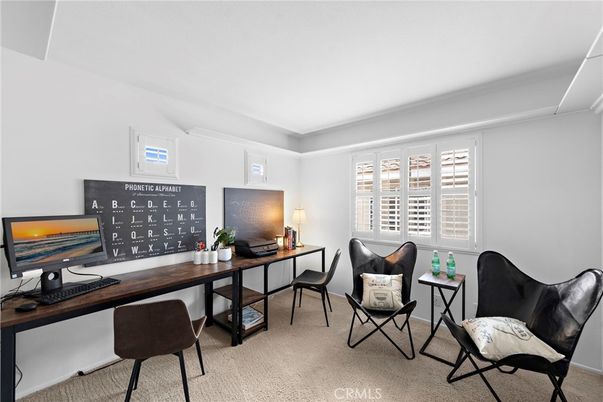 Home Office, Interior