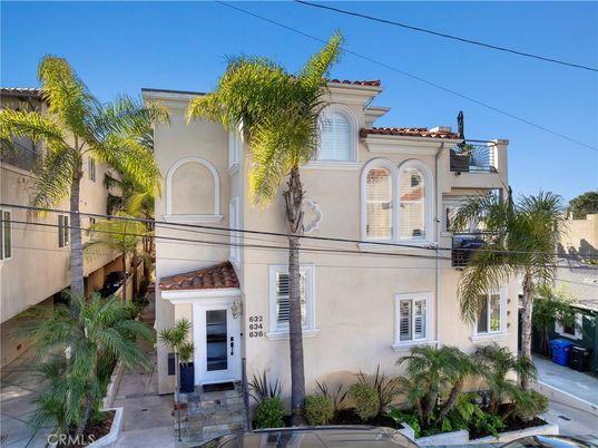 Exterior, Facade, Mediterranean