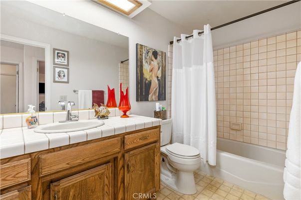 Bathroom, Interior, Tile Countertops